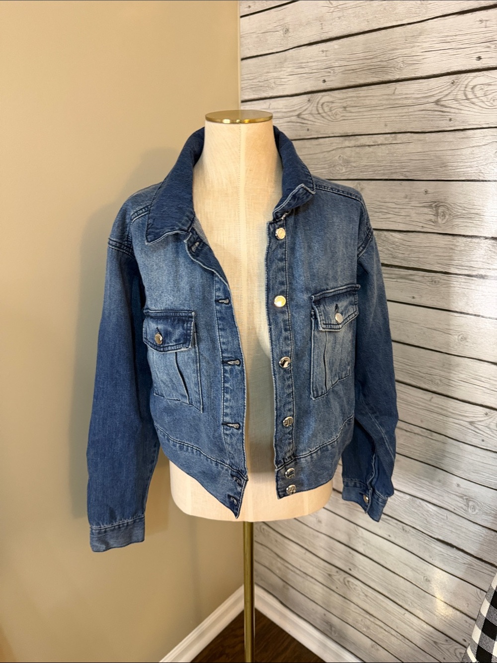 Jennifer Lopez Classic Medium Wash Denim Jacket shorter length.